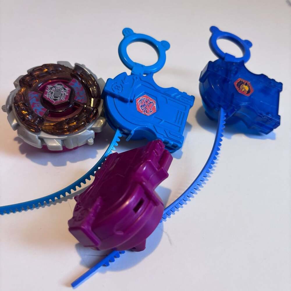Beyblade Dark Bull H1455D Hasbro Metal Fusion Spinning Top with Launchers